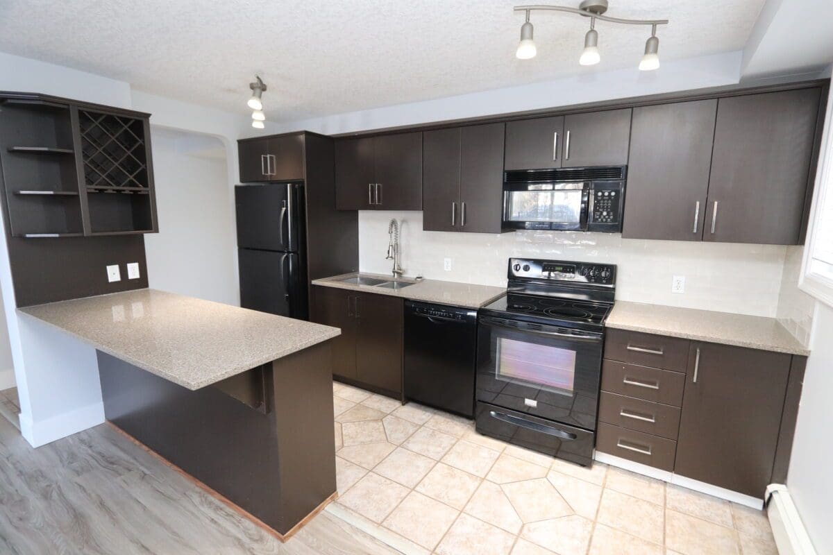 Lovely 2 bedroom condo in Mount Royal