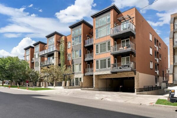 Lovely 1 Bedroom Condo in Lower Mount Royal (RP118)