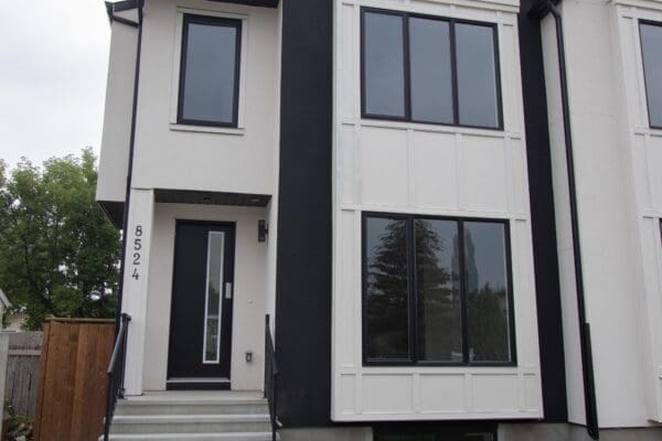 Lovely 4 Bedroom, 3.5 Bath Duplex in Bowness (RP085)