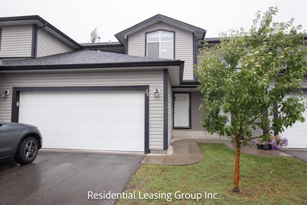 Townhouse for Rent in Canals, Airdrie – Modern Living with Plenty of Natural Light